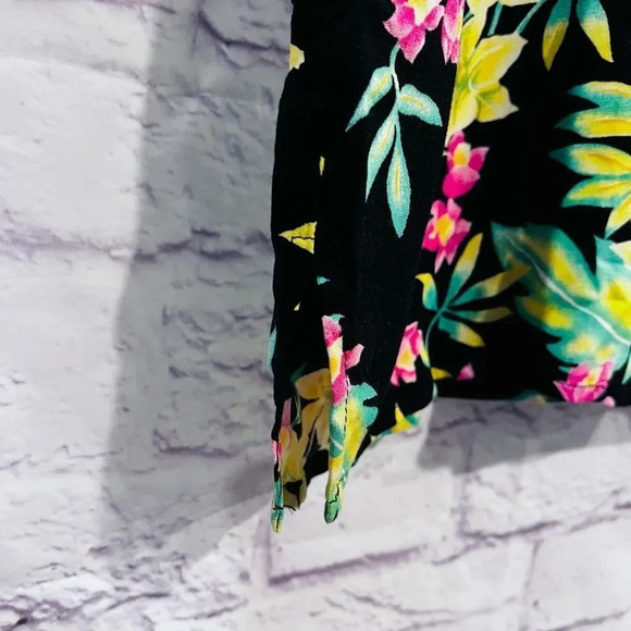 BFA Classics Women’s Vintage Floral‎ Hawaiian Button Down Shirt - Picture 6 of 8